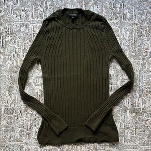 Banana Republic Forest Green Knit Top, 100% Merino Wool, Like New 💚